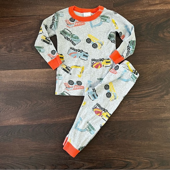 Hanna Andersson Other - Hanna Andersson Construction Vehicles 2 piece pajamas Toddler Boys 2T 85 cm